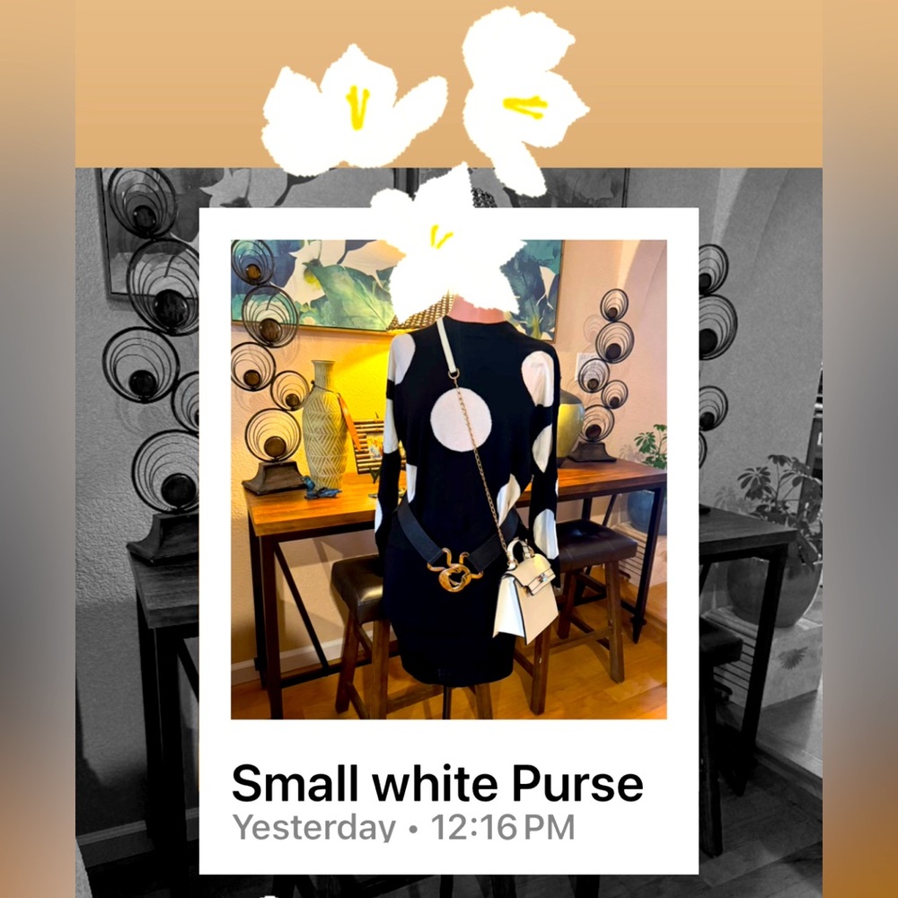 White purse  only